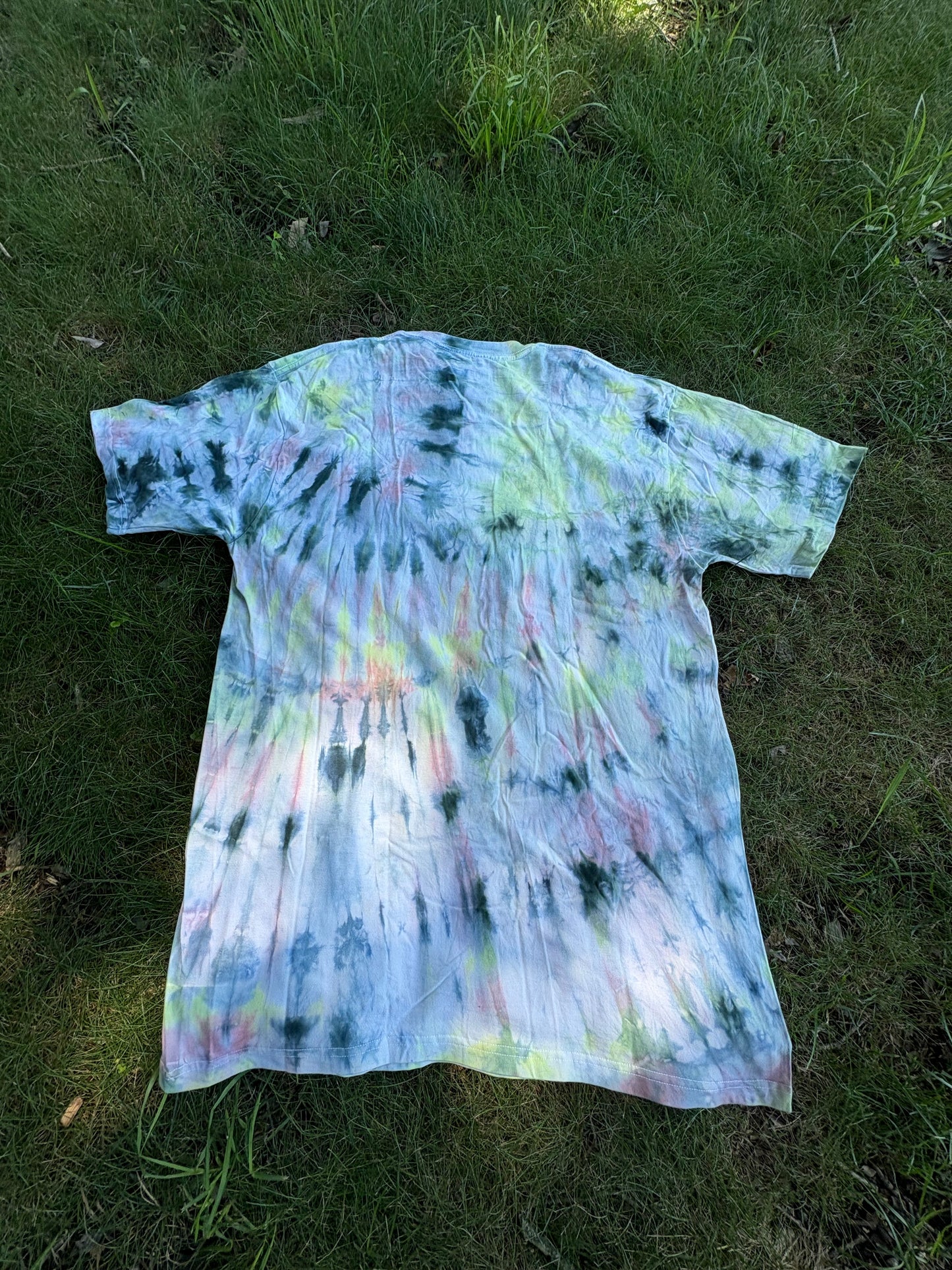 Spray painted alpaca T-Shirt. Men’s X-LARGE. 100% cotton. Stencil design. One-of-a kind tie dye