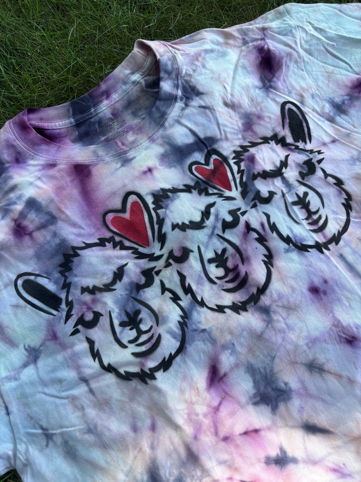 Spray painted alpaca T-Shirt. Men’s X-LARGE. 100% cotton. Stencil design. One-of-a kind tie dye