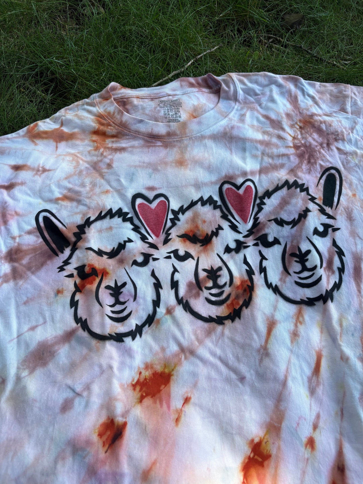 Spray painted alpaca T-Shirt. Men’s X-LARGE. 100% cotton. Stencil design. One-of-a kind tie dye