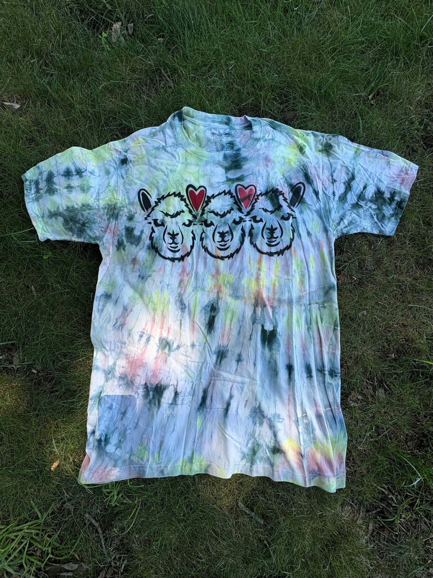 Spray painted alpaca T-Shirt. Men’s X-LARGE. 100% cotton. Stencil design. One-of-a kind tie dye