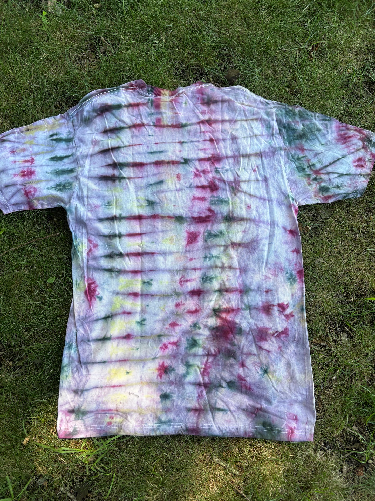 Spray painted alpaca T-Shirt. Men’s X-LARGE. 100% cotton. Stencil design. One-of-a kind tie dye